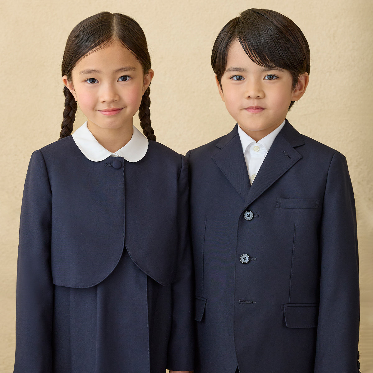 ブロード素材の長袖シャツ