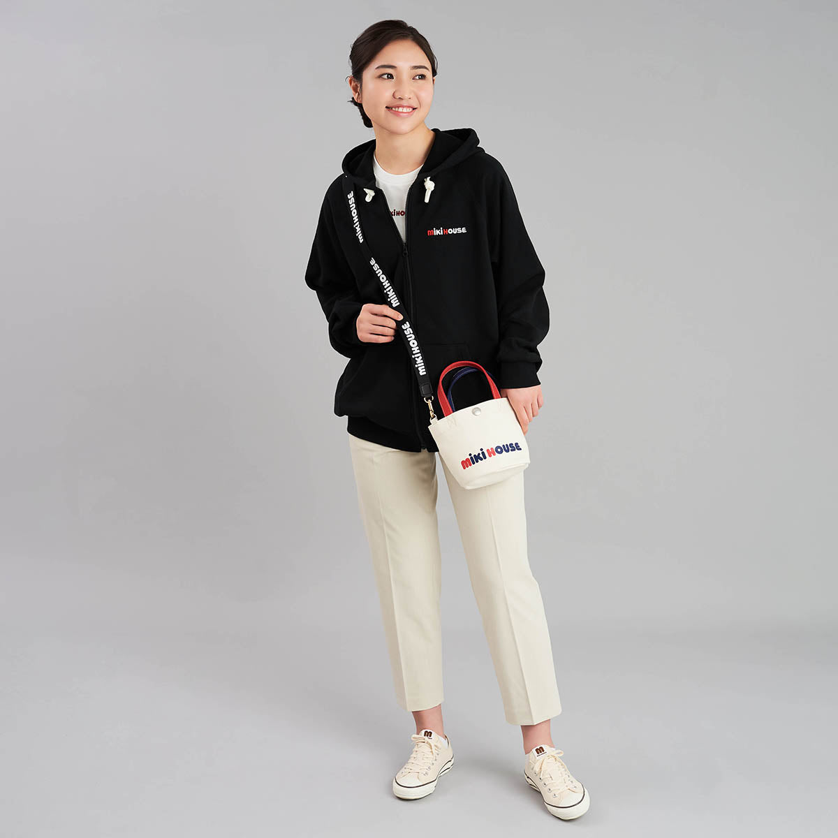 バックロゴパーカー（大人用）