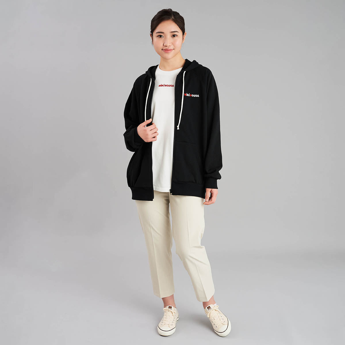 バックロゴパーカー（大人用）