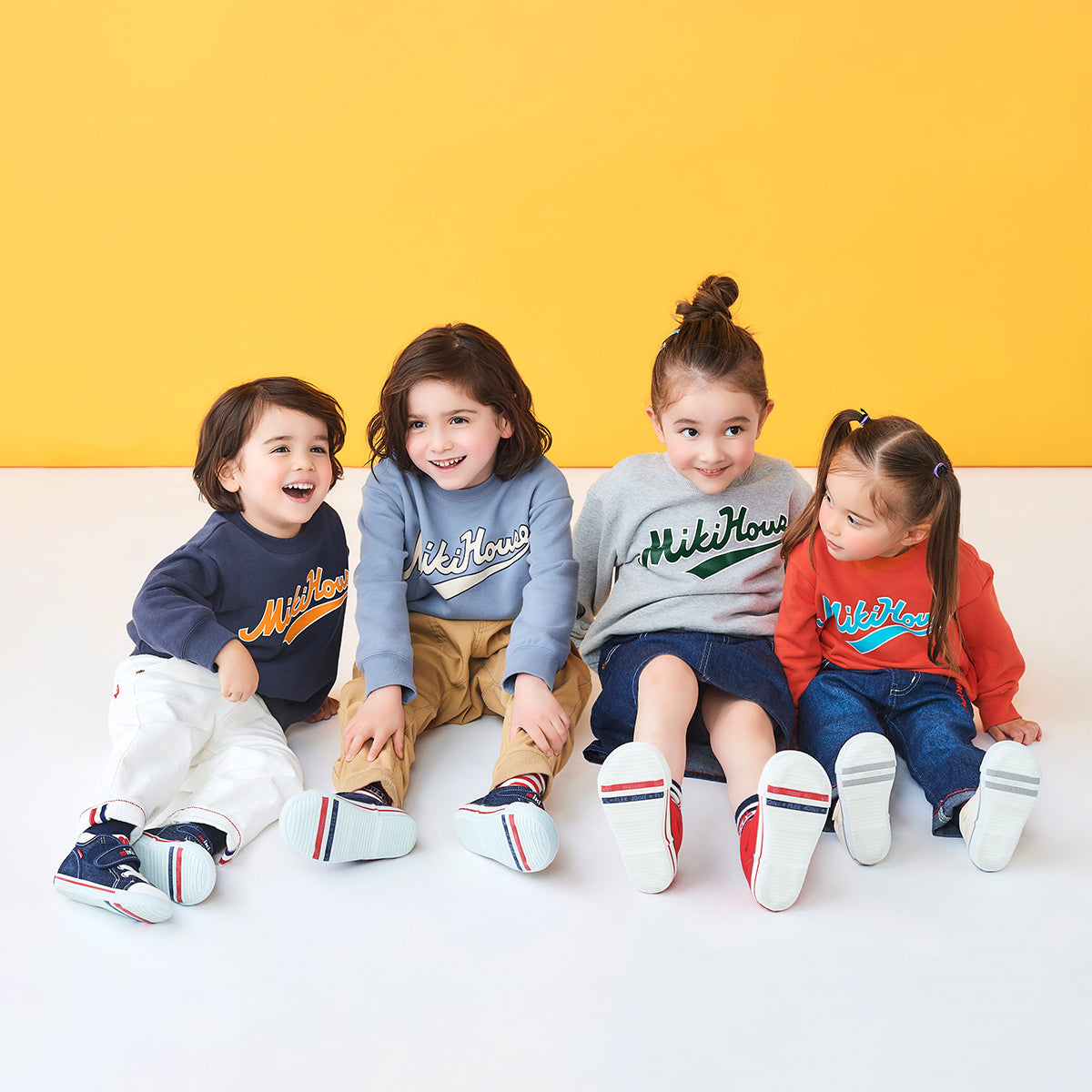 【WEB限定】カレッジロゴトレーナー（大人用）