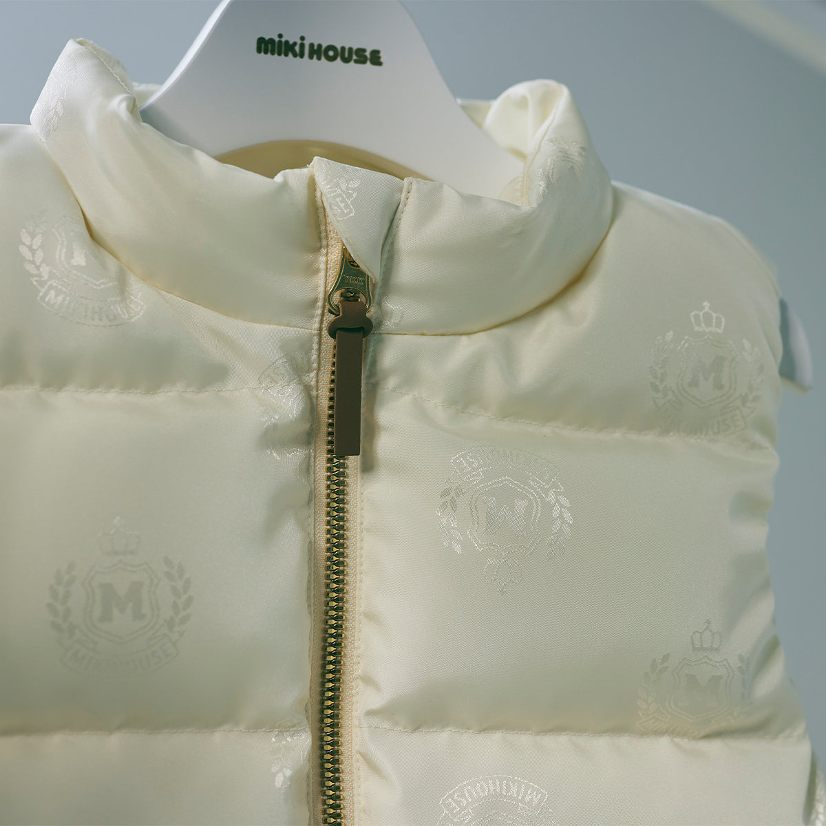 【ゴールドレーベル】ジャカード織 ダウンベスト