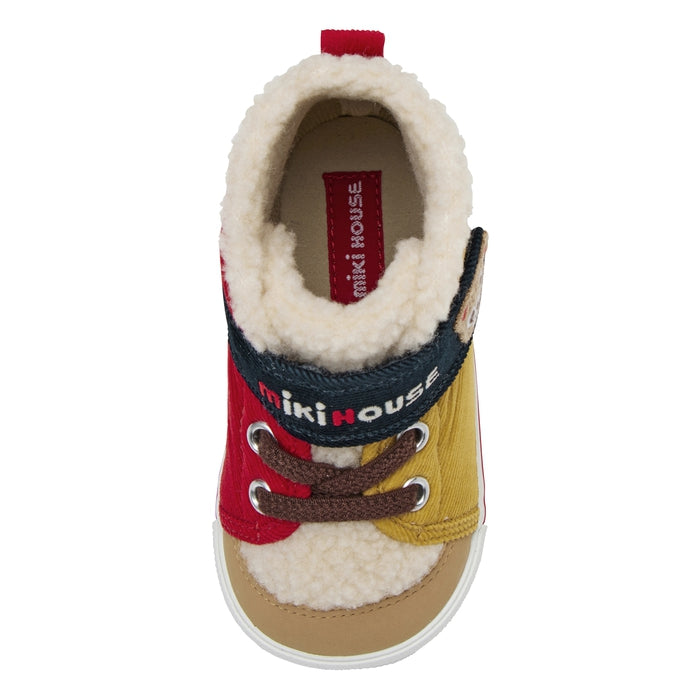 두 번째 아기 신발