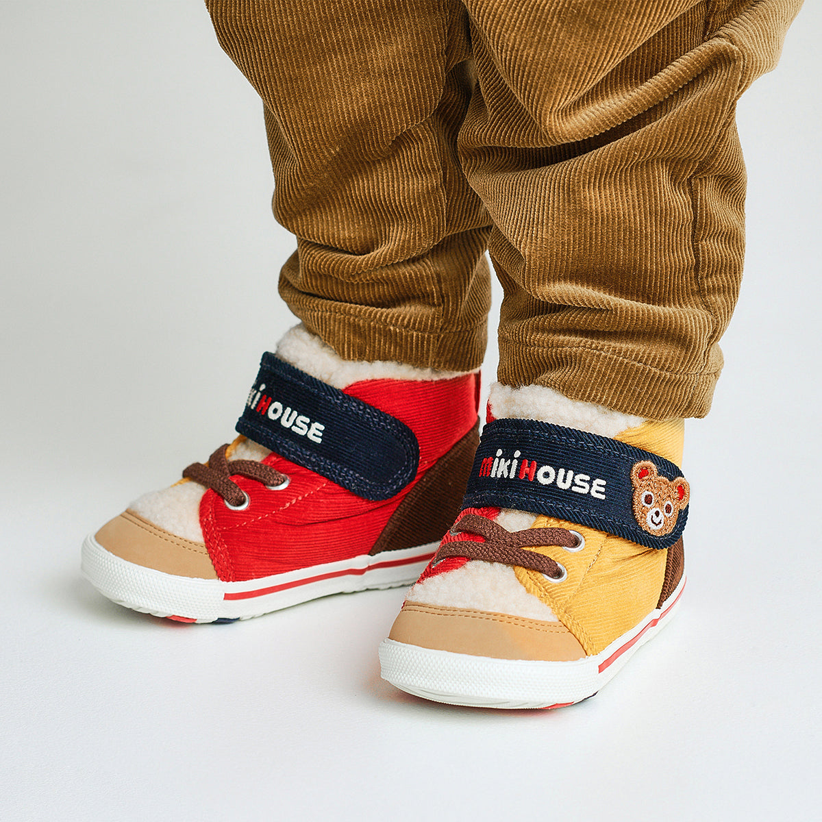 두 번째 아기 신발