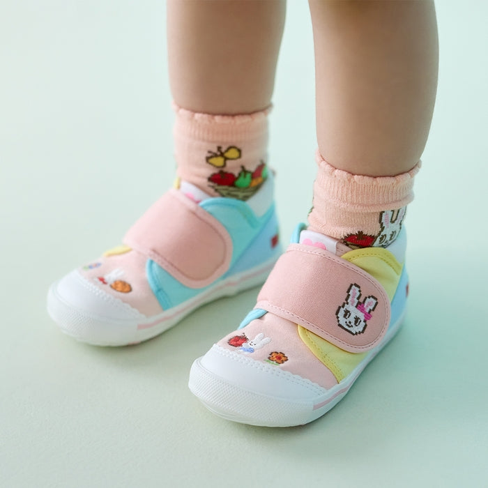 第二个婴儿鞋