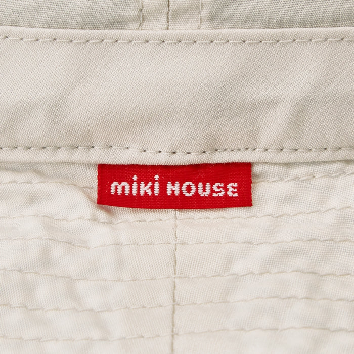 [仅Web]带阳光的紫外线保护帽和袜子