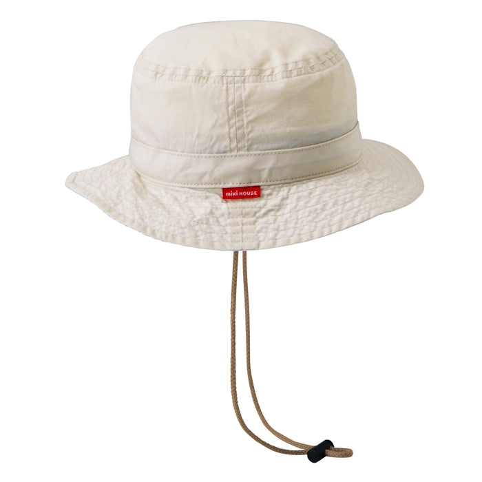 [仅Web]带阳光的紫外线保护帽和袜子