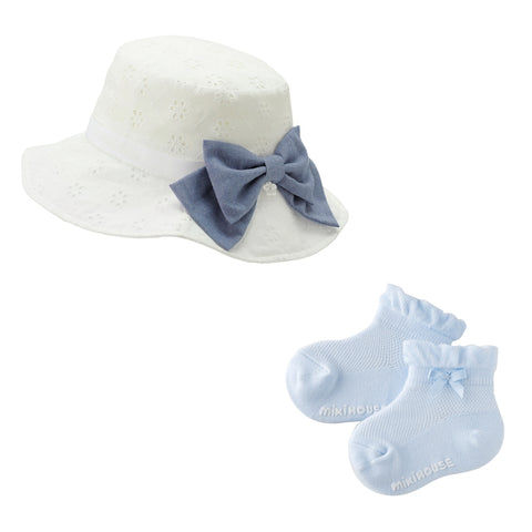 [仅Web]带有丝带的紫外线保护帽和袜子