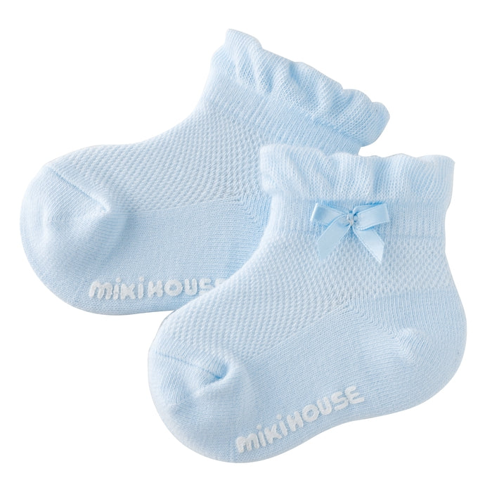 [仅Web]带有丝带的紫外线保护帽和袜子