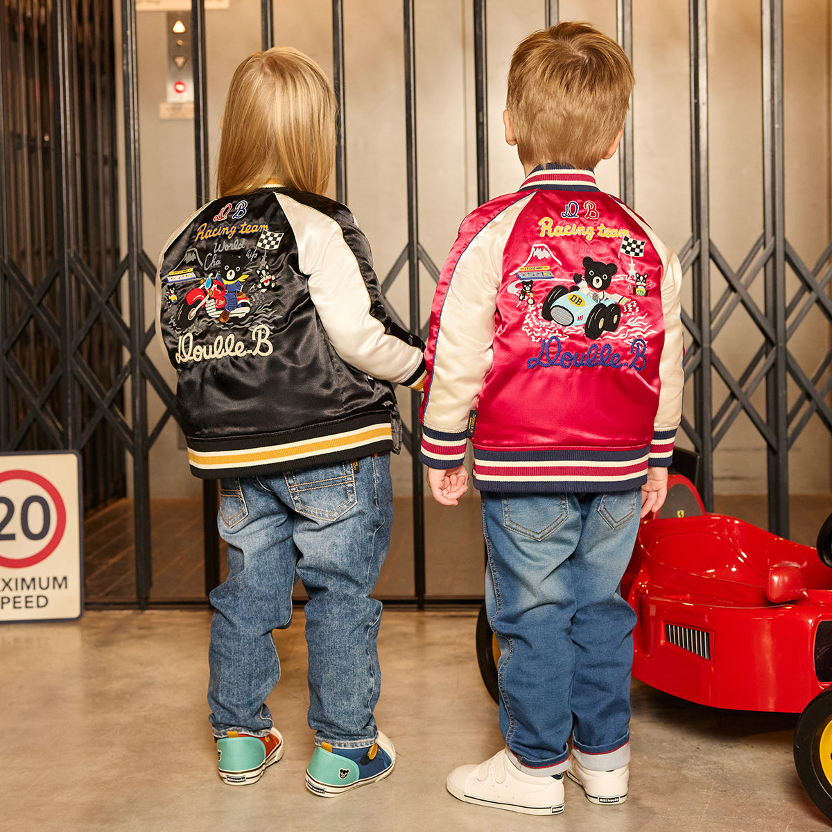 ダウンジャンパー