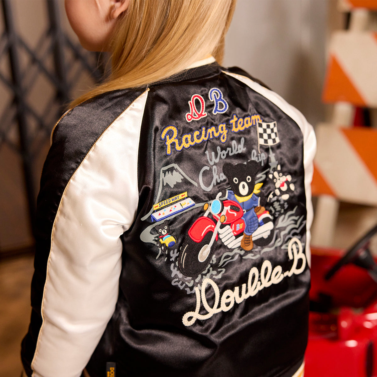 ダウンジャンパー