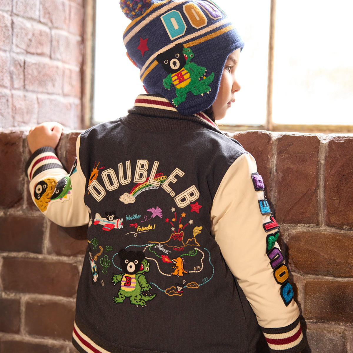 ダウンジャンパー