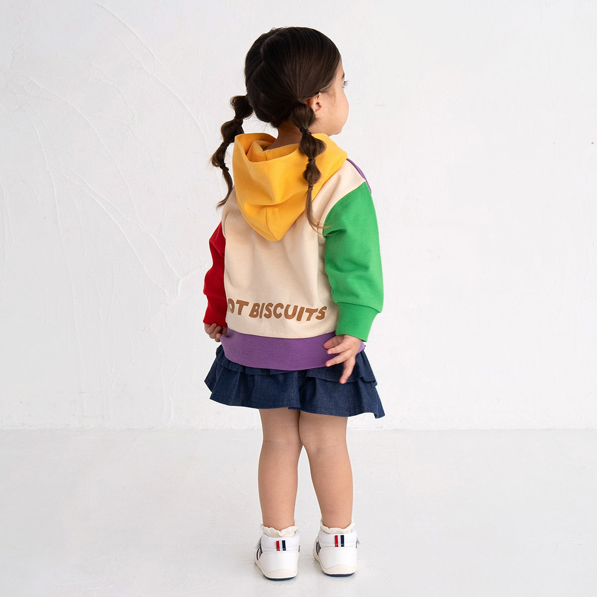 带裙子的开花器