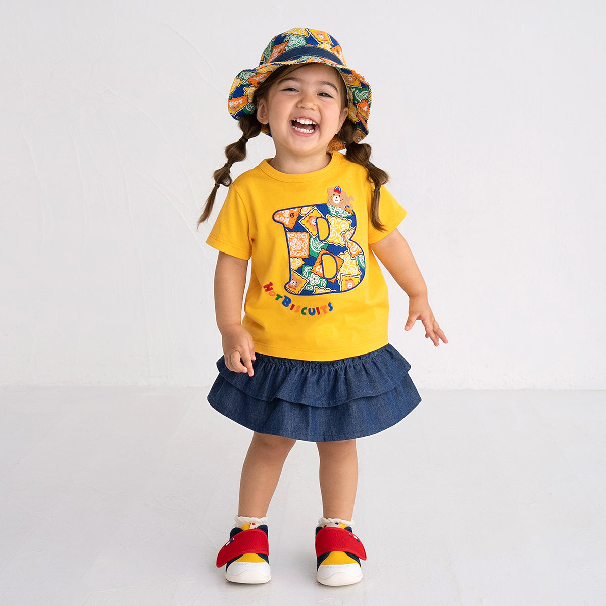 带裙子的开花器