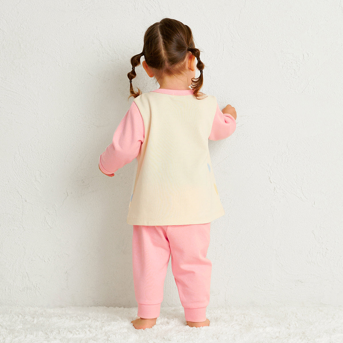 长袖睡衣和腹部包裹