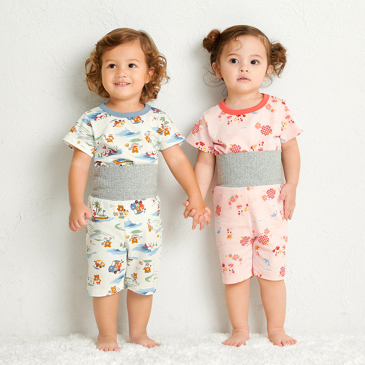 짧은 슬리브 잠옷 (6/4 길이 바지)