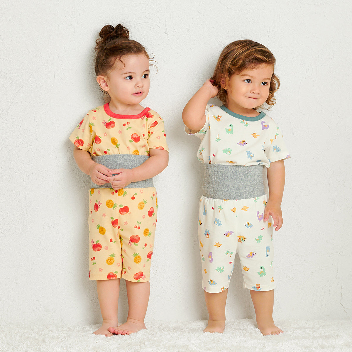 짧은 슬리브 잠옷 (6/4 길이 바지)