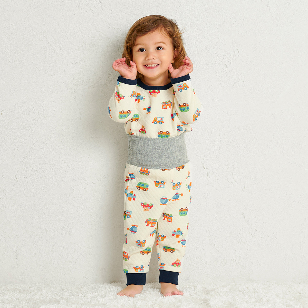 배꼽 랩이있는 긴 소매 잠옷