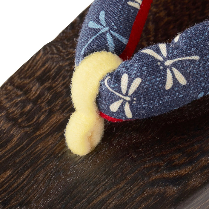 蜻蜓圖案丁字褲的烤堵塞